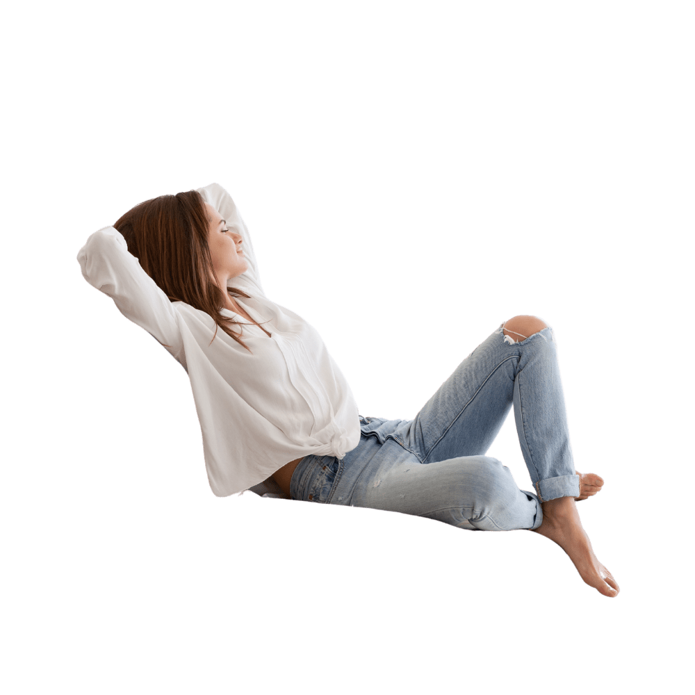 sırt üstü, konforlu biçimde uzanan kadın